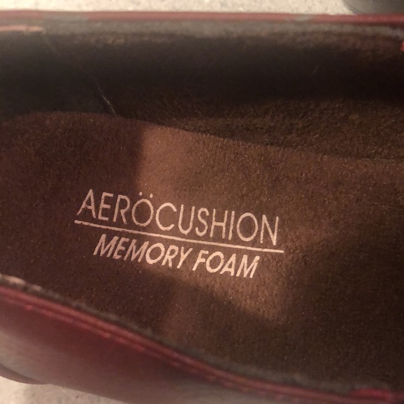 AeroCushion size 8 Tori Style Memory Foam Burgundy Shoes - Picture 3 of 5